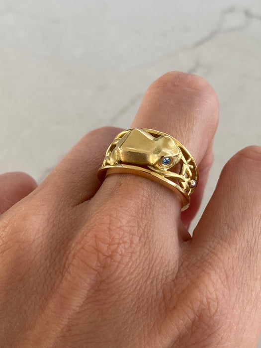 Vintage 18K Gold Frog Ring with Ruby & Blue Diamond Eyes