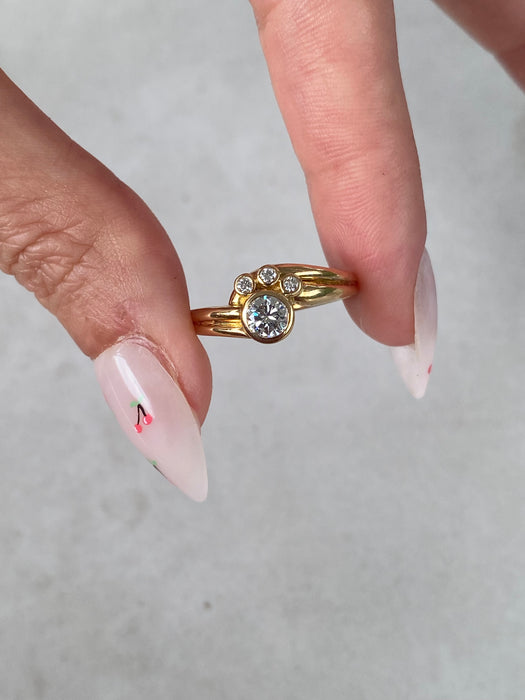 Vintage 18K Gold Bezel Diamond Ring Size 6.75