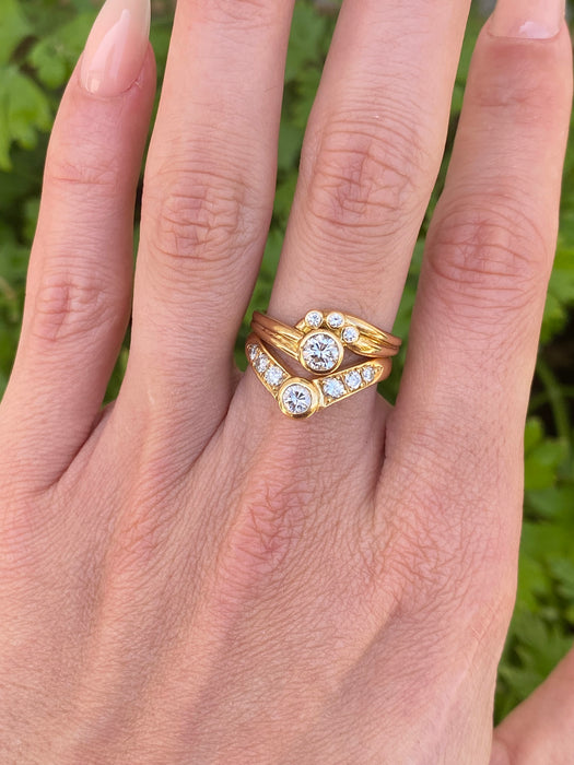 Vintage 18K Gold Diamond Chevron Ring Size 6