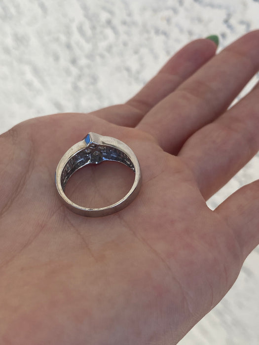 18k white gold princess cut baguette diamond ring size 6.75