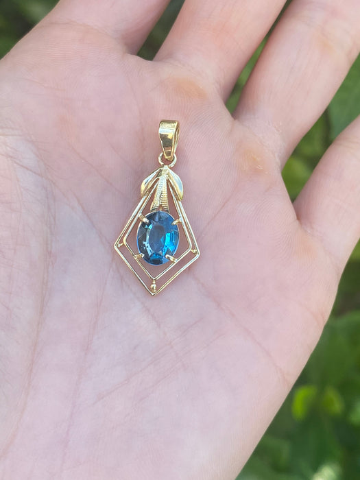 14k London blue topaz pendant