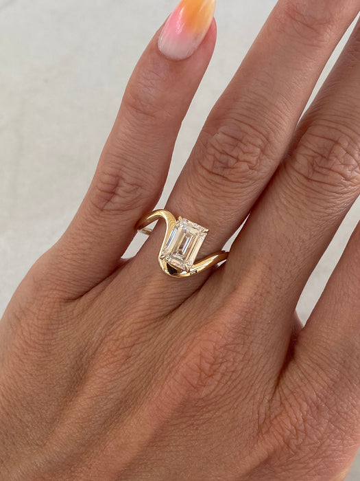 14K 2.04 Carat Wavy Emerald-Cut Lab Diamond Ring