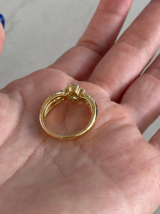 Vintage 18K Gold Clover Diamond Flower Ring – 1 TCW, Size 6.25