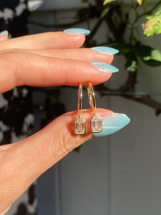 14k 1.5 carat lab emerald cut diamond huggie earrings