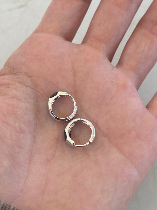 14K White Gold Blue Sapphire Huggie Hoop Earrings