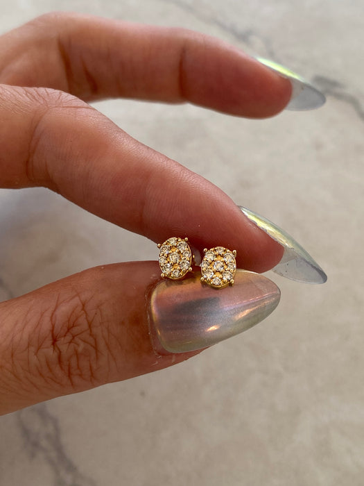 18K Gold Natural Diamond Oval Stud Earrings