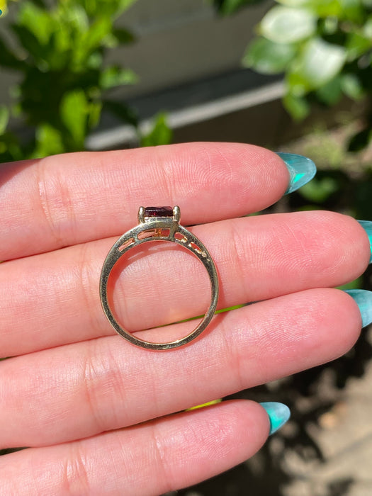 10k garnet diamond ring size 7.25