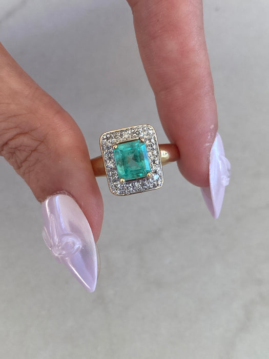 14K Vintage Emerald & Diamond Halo Ring