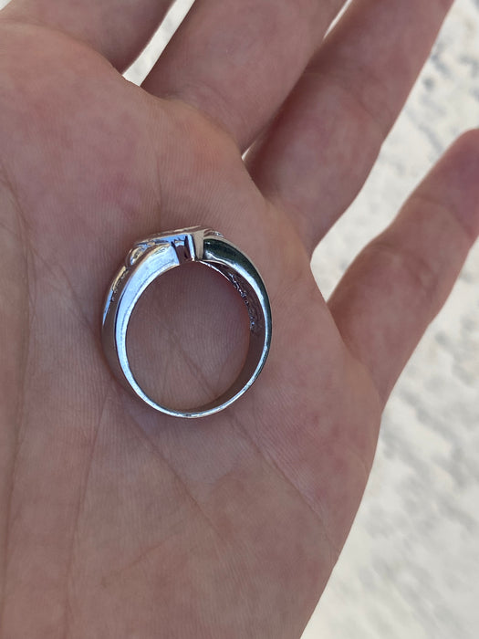 18k white gold princess cut baguette diamond ring size 6.75