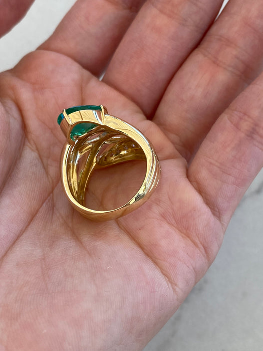 Vintage 18K Gold Emerald & Diamond Ring