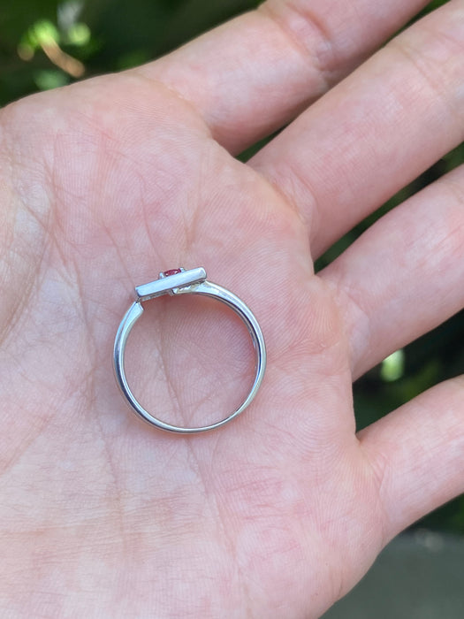 18k white gold diamond ruby heart ring size 5.5