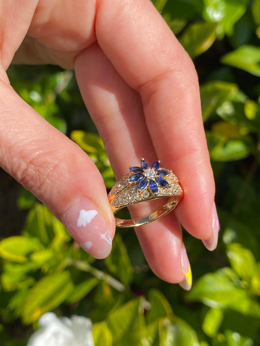 18k blue sapphire and diamond flower ring size 6