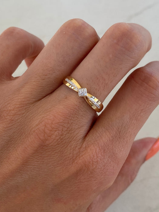 14K Gold Diamond Band Ring