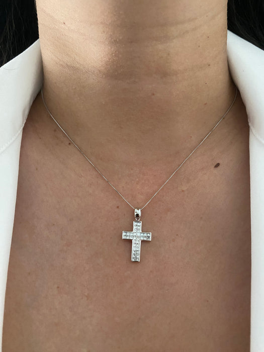 18k white gold princess cut diamond cross pendant