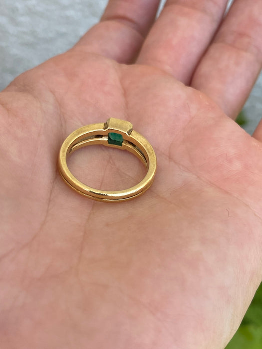Vintage 18K Gold Bezel Set Emerald & Diamond Ring
