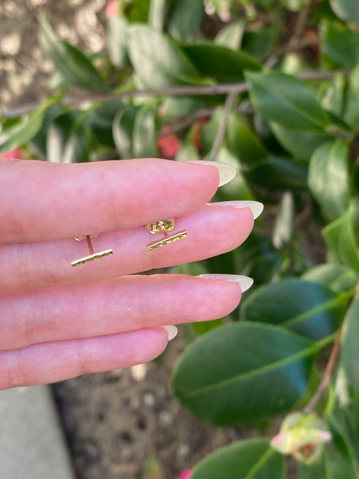 14k diamond cut textured bar stud earrings