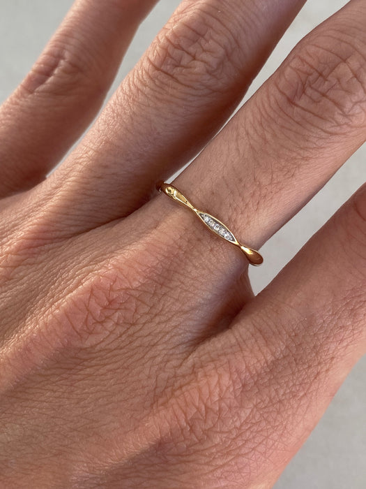 14K Gold Scalloped Diamond Ring