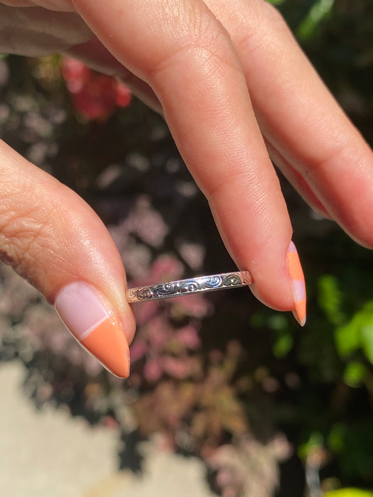 14k white gold engraved eternity ring size 6.25