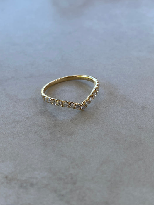18K Natural Diamond Chevron Ring