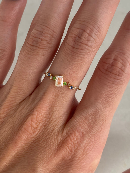 Vintage 18K Gold Moonstone, Diamond, Sapphire & Tsavorite Ring – Size 6