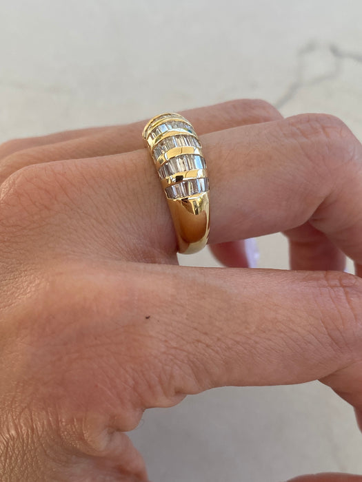 Vintage 18K Yellow Gold Diamond Baguette Ring