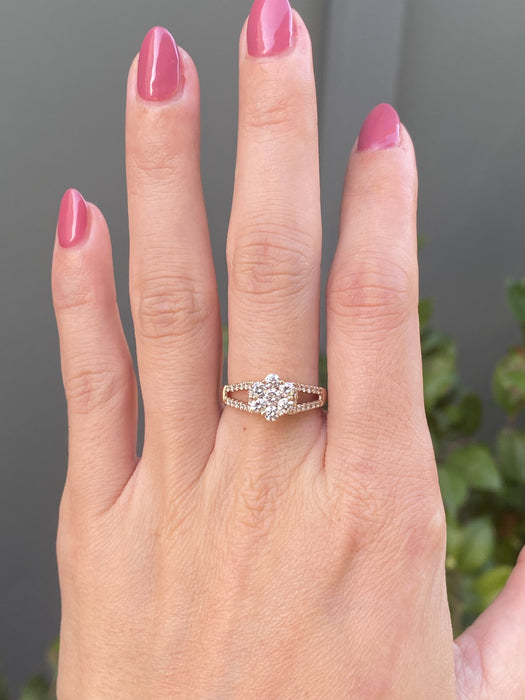 18k rose gold diamond flower ring size 7.25