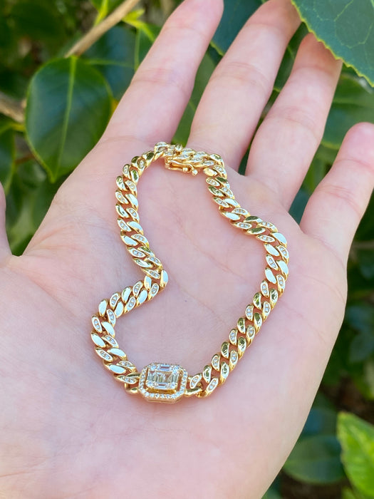 14k diamond curb bracelet 6.75”