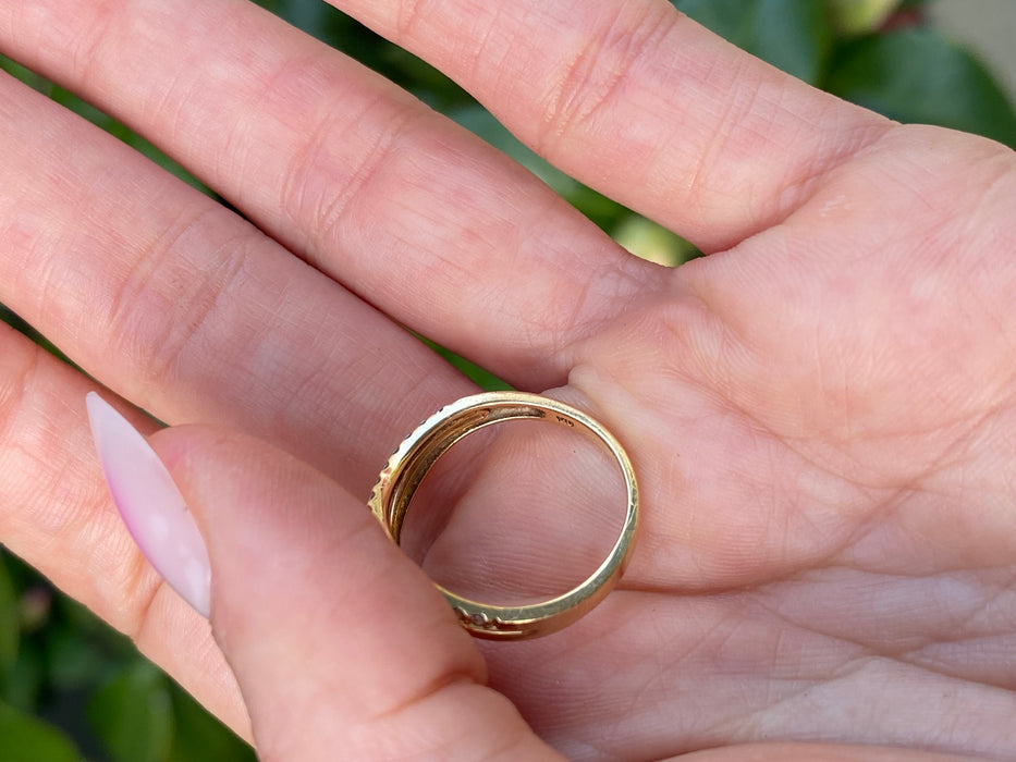 Vintage 18K Gold Diamond Wave Ring – Two Row Wavy Band