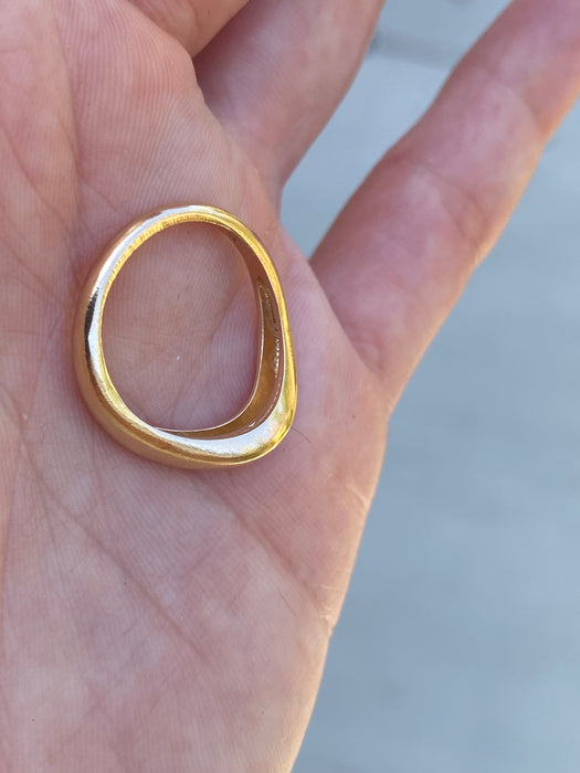 18K Gold Curved Band Ring – Size 5.75
