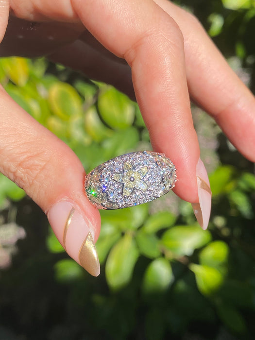 18k white gold diamond bombe star flower ring size 6