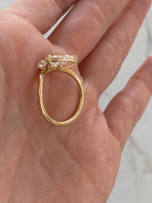 14K Curved 1.63 TCW Pear & Round Lab Diamond Ring