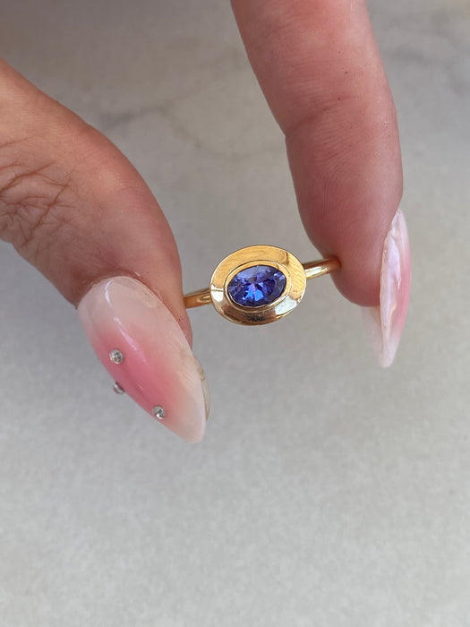18K Gold East-to-West Tanzanite Ring Size 6