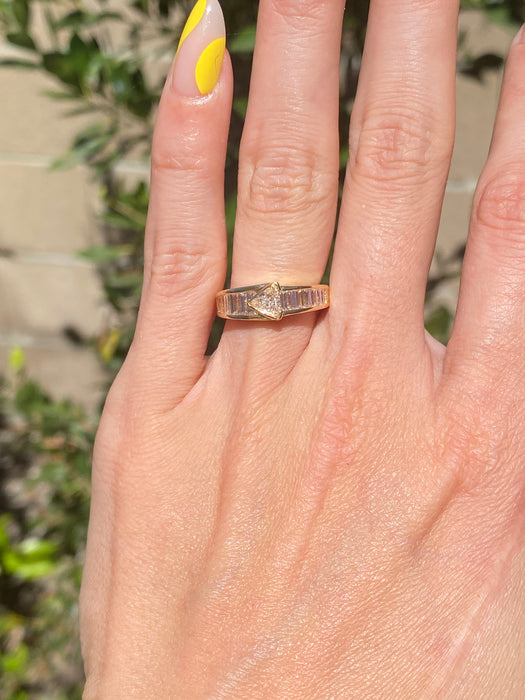 Vintage 18K Diamond Arrow Ring – Trillion & Baguette Diamonds – 1.13 TCW – Size 4