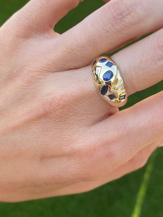 Vintage 18K Gold Blue Sapphire & Diamond Flush Set Ring