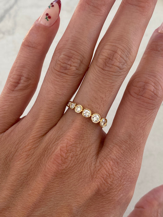 14K Gold Graduated Bezel-Set Lab Diamond Ring