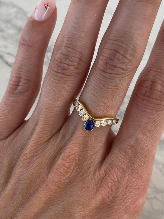 Vintage 18K Blue Sapphire & Diamond Chevron Ring