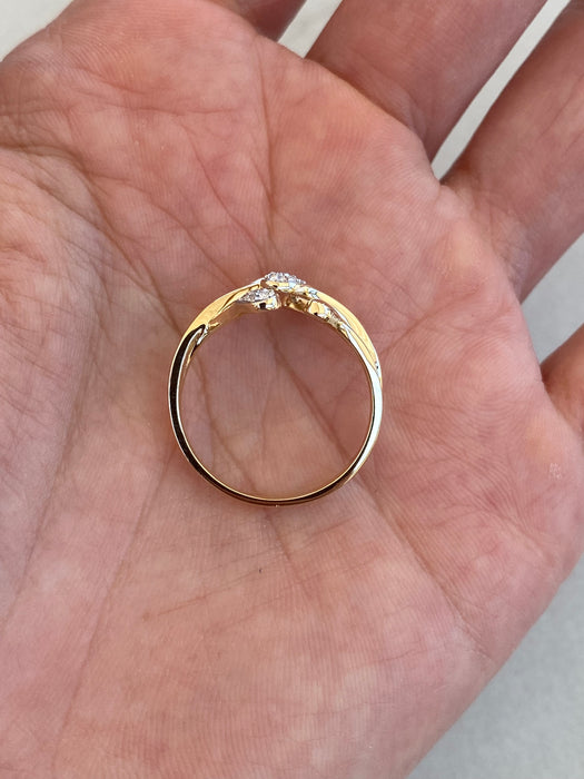 14K Gold Diamond Abstract Ring