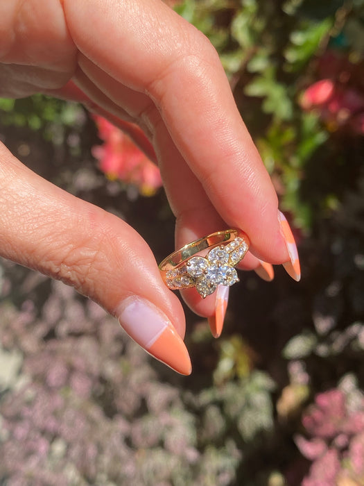 18k diamond flower ring size 5.75