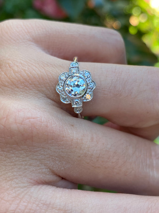 Platinum 900 omc flower diamond ring size 6.25