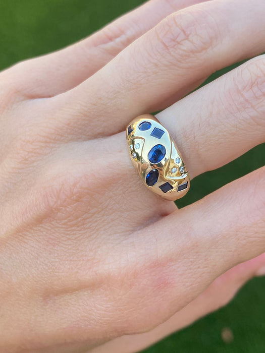 Vintage 18K Gold Blue Sapphire & Diamond Flush Set Ring