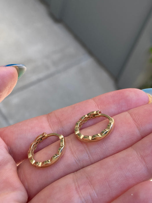 14k geometric huggie earrings