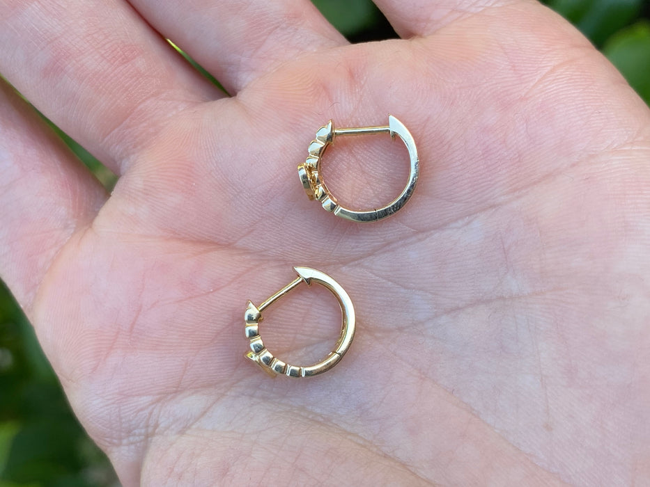 14K Gold Ribbed Diamond Heart Huggie Earrings