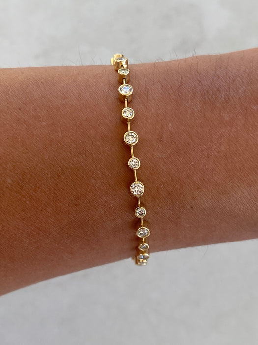 14K Natural Diamond Alternating Bezel-Set Bracelet