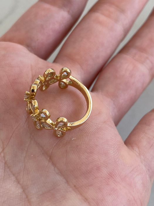 Vintage 18K Diamond Flower Ring