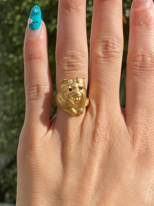 18k yorkie dog ring sapphire eyes