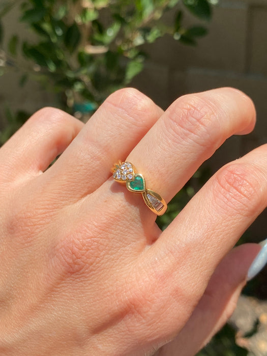 Vintage 18K Gold Bezel Set Emerald Heart & Diamond Ring