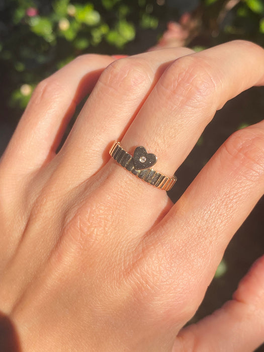 14k ribbed diamond heart ring size 6.75