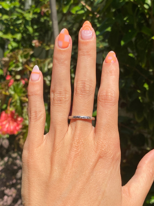 14k white gold engraved eternity ring size 6.25