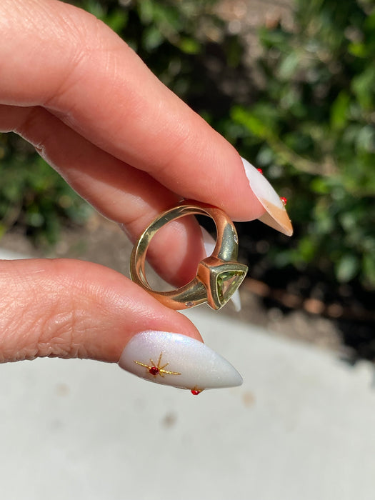Vintage 14K Gold Peridot & Diamond Ring