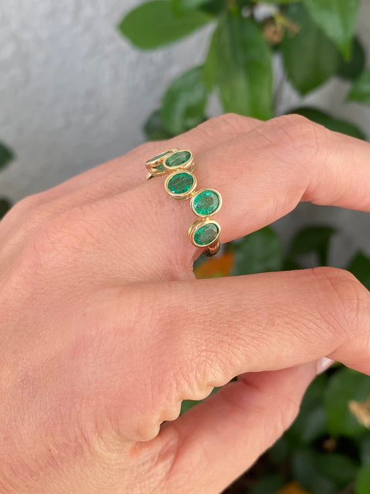 14k Gold Bezel Set Oval Emerald Ring Size 6